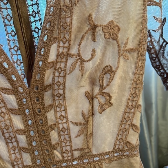 Socialite Lace Romper in Blush Pink - Picture 3 of 5